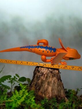 ZURU Robo Alive Lurking Lizard Orange Interactive Robot Toy Moving Realistic 13"